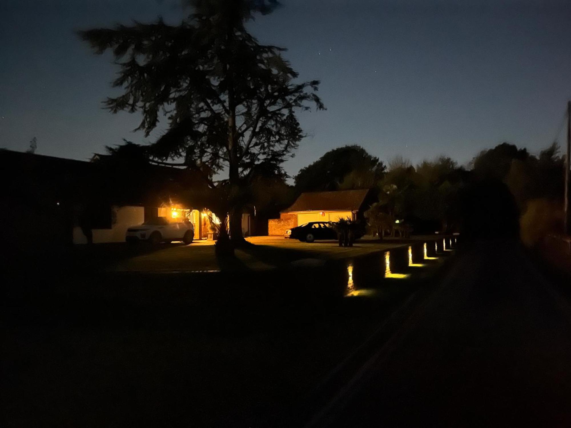 Stay At 'The Elms' In Tranquil Church Norton, Selsey - Ground Floor Bedroom, Own Private Bathroom, Quiet Beach, 2 Acre Garden By The Sea, On Edge Of Wildlife Nature Reserve Exterior foto