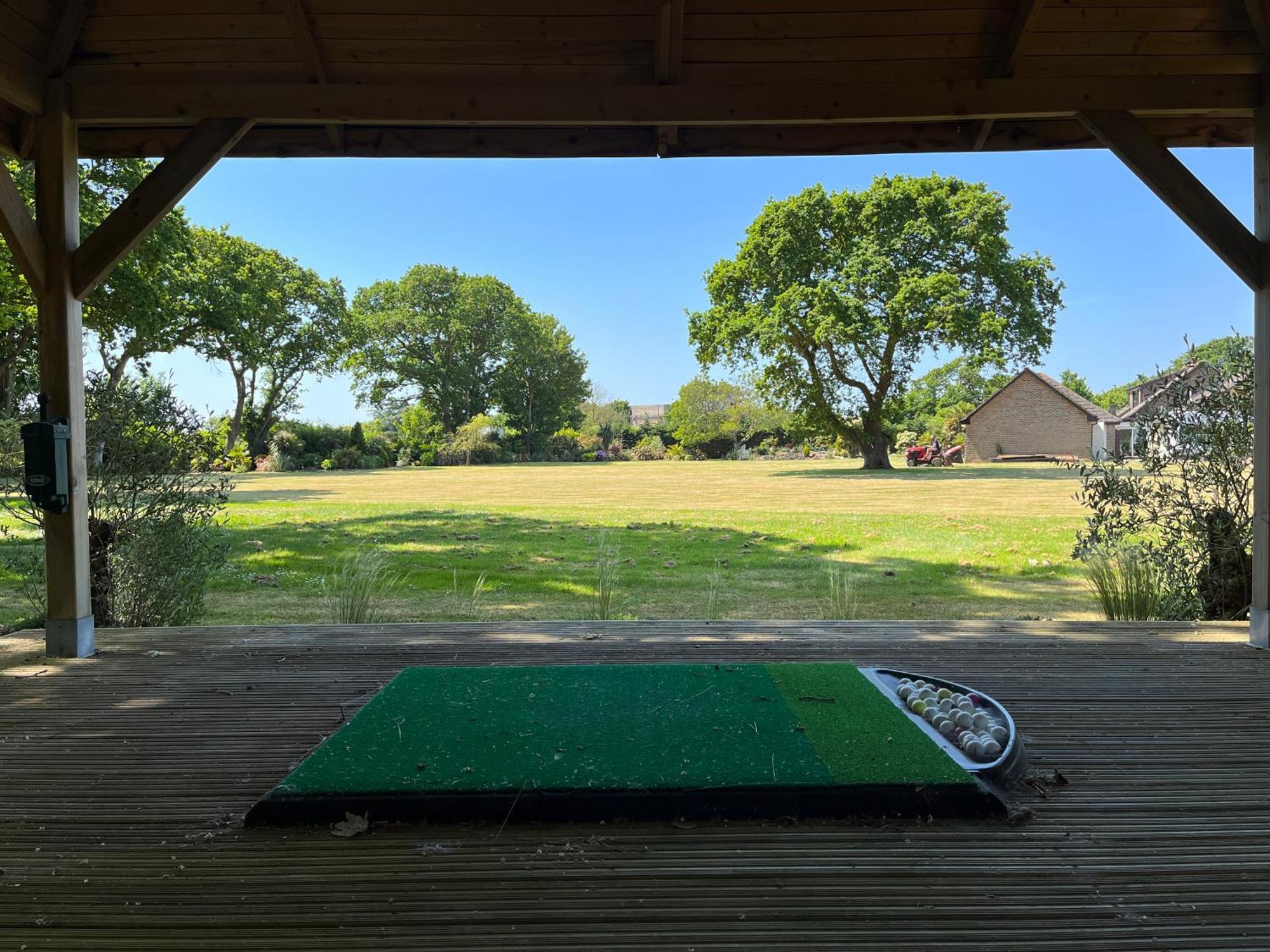 Stay At 'The Elms' In Tranquil Church Norton, Selsey - Ground Floor Bedroom, Own Private Bathroom, Quiet Beach, 2 Acre Garden By The Sea, On Edge Of Wildlife Nature Reserve Exterior foto